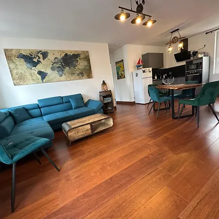 Captain Yoo - Terre Neuvas - Du Capitaine Sur Le Port