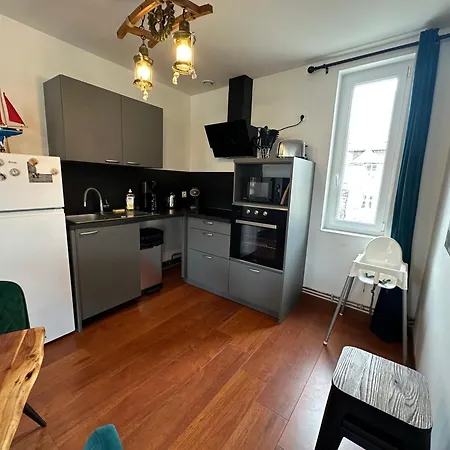 Captain Yoo - Terre Neuvas - Du Capitaine Sur Le Port